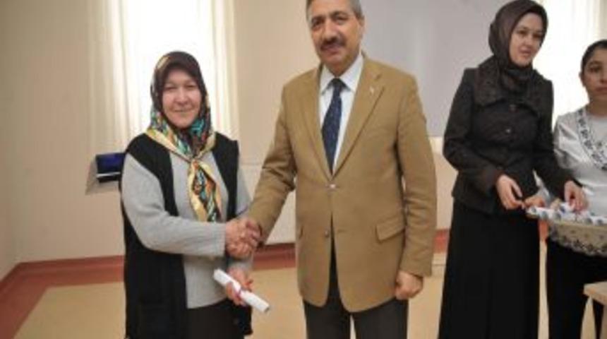 Altındağlı kadınlar bilgisayar sertifikalarını aldı