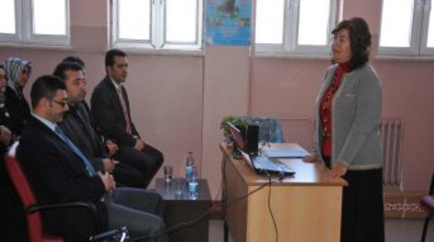 Okullardaki geri dönüşüm seminerleri sürüyor