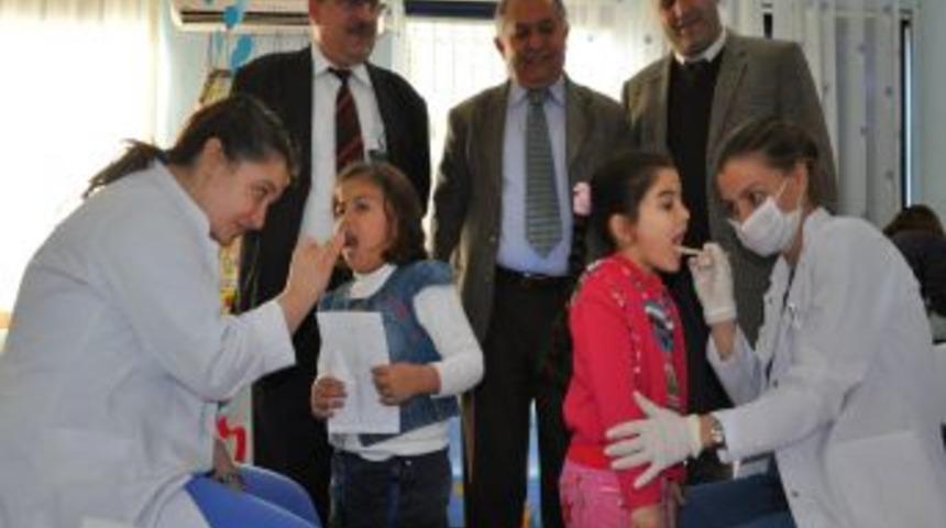 &Ouml;ğrenciler, okul karnesinden &ouml;nce diş sağlı karnesi aldı