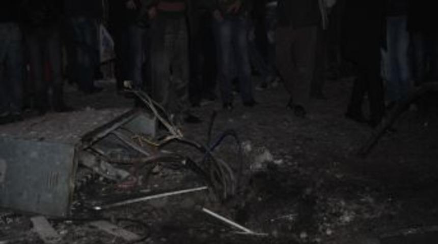 Hakkari'de ki patlamada yaralanan 6 kişi Y&uuml;ksekova'ya sevk edildi