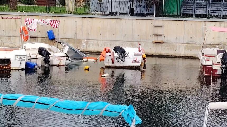 Kocaeli&rsquo;de fırtına balık&ccedil;ı teknelerinde hasara yol a&ccedil;tı