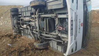 Cezaevi nakil aracı devrildi, 7 kişi yaralandı