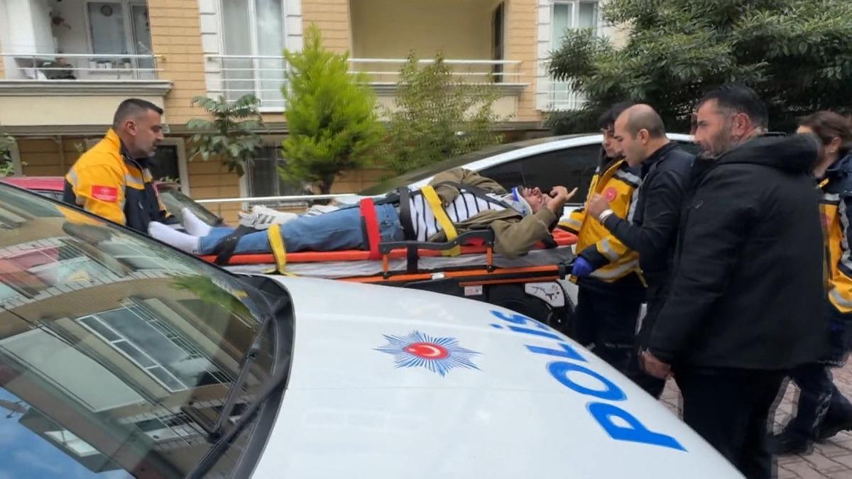 Avcılar’da yol verme kavgası! Sürücüyü evine kadar takip edip bıçakladılar: 3 yaralı 4