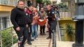 Trafikte deh�et: Evine kadar takip edip boynundan b��aklad�lar!