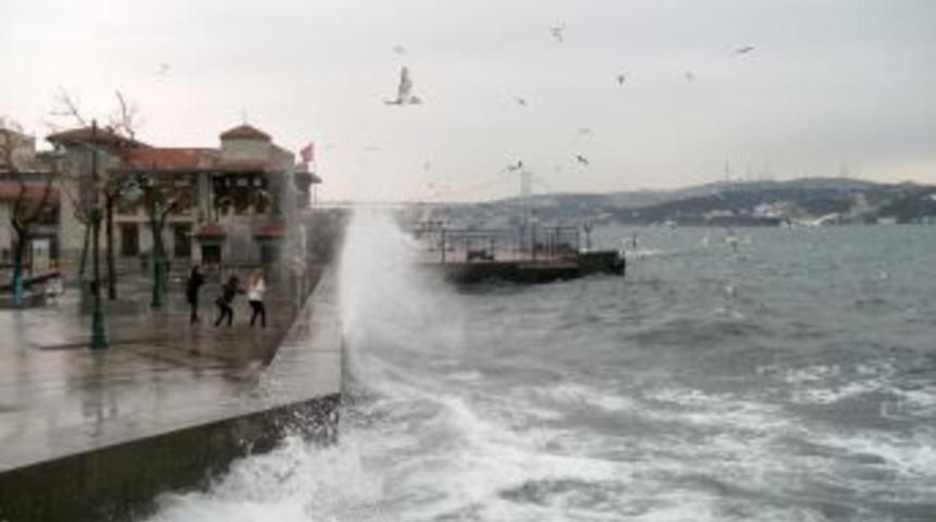 Deniz ulaşımına lodos engeli