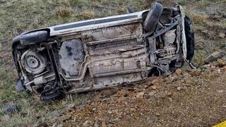 Takla atan otomobil korkuttu: 2 kişi yaralandı