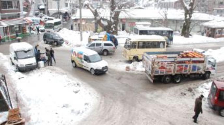 Ereğlililer, yollarda tuzlama &ccedil;alışması yapılmasını istiyor