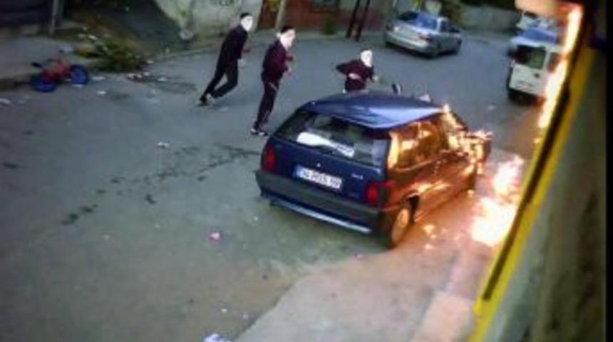 &Ouml;rg&uuml;t yandaşları savunmasız insanlara silah &ccedil;ekti