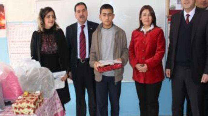 Sarı&ccedil;am&rsquo;da karne alan &ouml;ğrencilere &ccedil;ifte &ouml;d&uuml;l