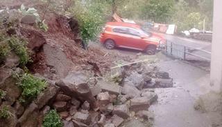 Karadeniz Ereğli&rsquo;de aşırı yağış duvarı &ccedil;&ouml;kertti