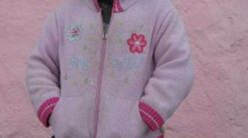 5 yaşındaki Hasret tedavi edilmezse diğer g&ouml;z&uuml;n&uuml; de kaybedecek