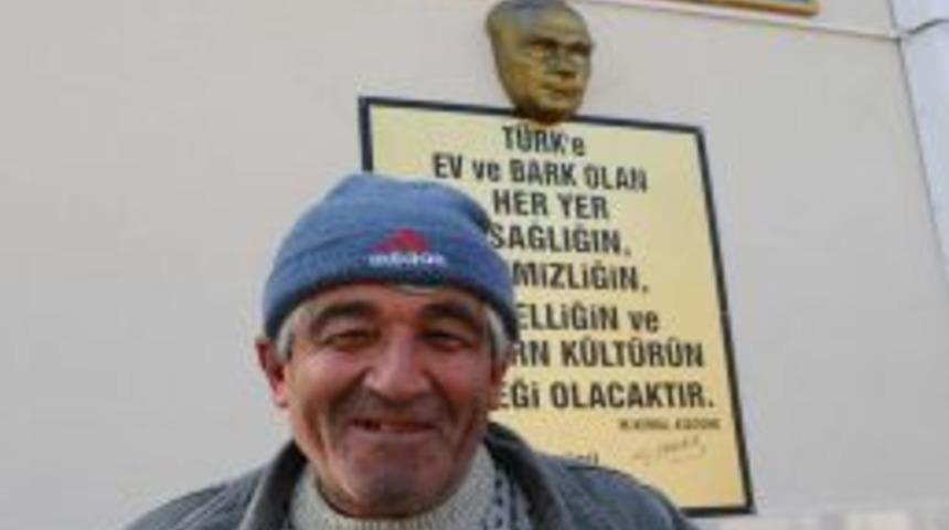 İzmir'de sokakta yaşayan 35 kişi g&uuml;&ccedil;s&uuml;zlerevine sığındı