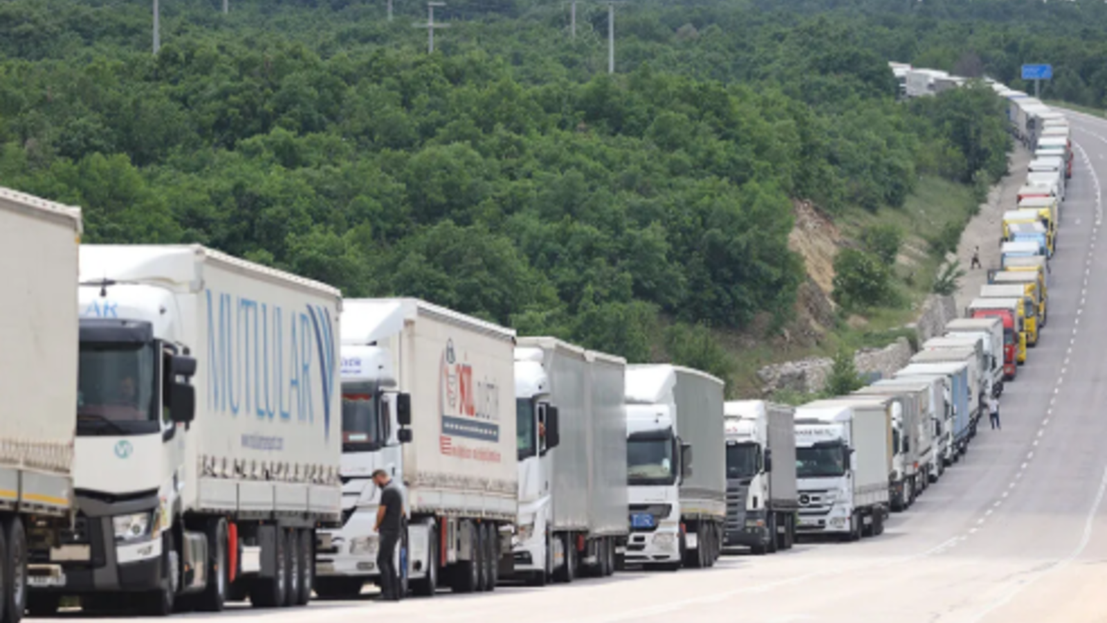 Hamzabeyli Sınır Kapısı'nda 27 kilometrelik tır kuyruğu oluştu