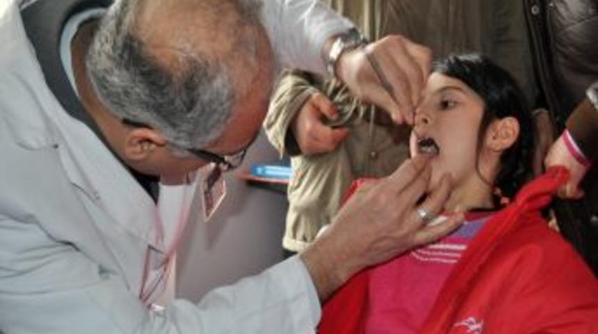 50 &ouml;z&uuml;rl&uuml; diş taramasından ge&ccedil;irildi