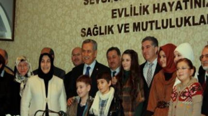 Bülent Arınç, Bursa'da nikah şahitliği yaptı