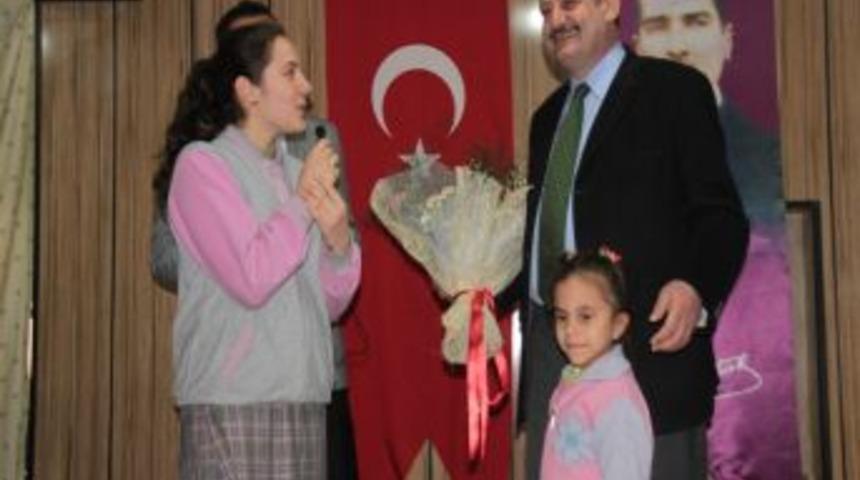 Belediye Başkanı Bakırcı, facebook arkadaşının karne t&ouml;renine katıldı