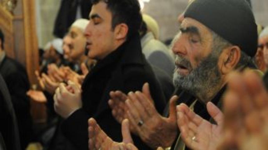 Erzurum Ulu Cami'de onbinler, 1001 hatim duasına 'amin' dedi