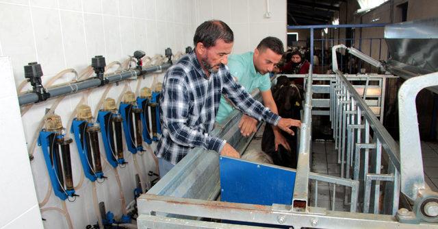 Hibeyle kurduğu işletmede keçi eti ve sütü üretiyor