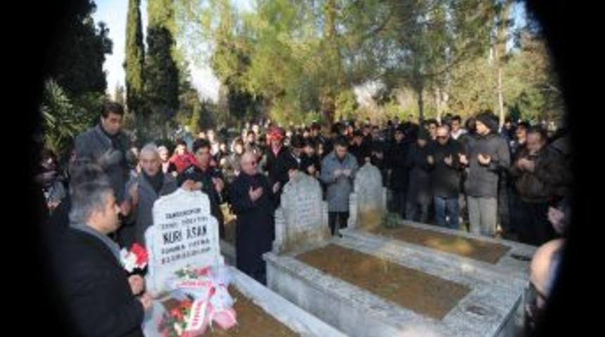 Trafik kazasında hayatını kaybeden Samsunspor'lular mezarı başında anıldı