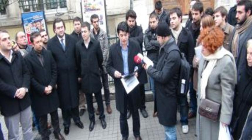 AK Parti ve CHP'li gen&ccedil;lerden Fransa'ya ortak tavır