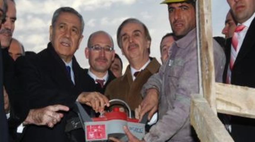 B&uuml;lent Arın&ccedil;: İmar Yasası &ouml;n&uuml;m&uuml;zdeki g&uuml;nlerde Meclis'e gelecek