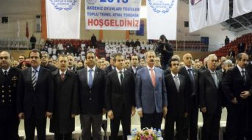 Akdeniz Oyunları Tesisleri i&ccedil;in toplu temel atma t&ouml;reni