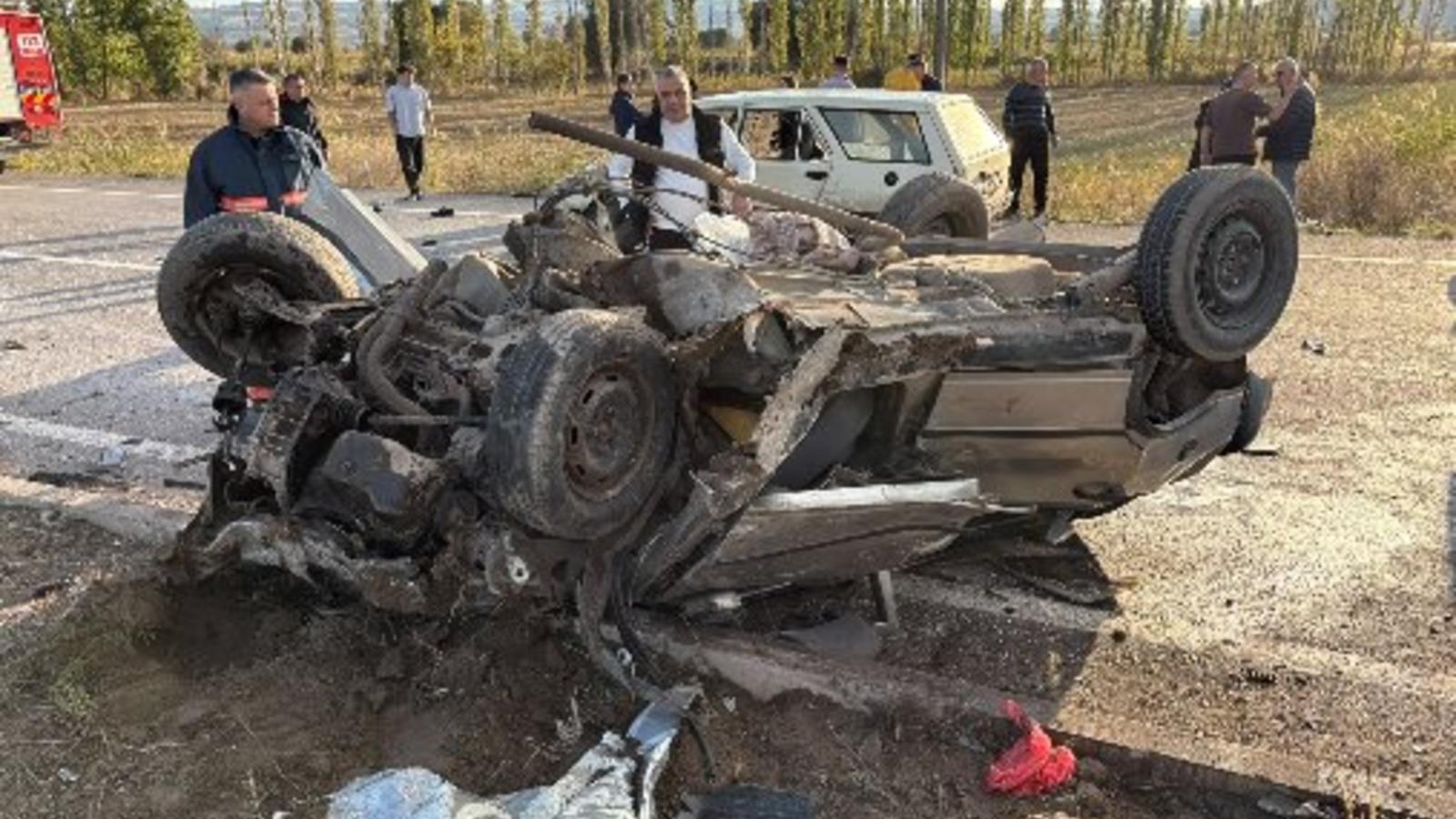 Çorum'da feci kaza! Otomobil takla attı, 5'i aynı aileden 7 yaralı