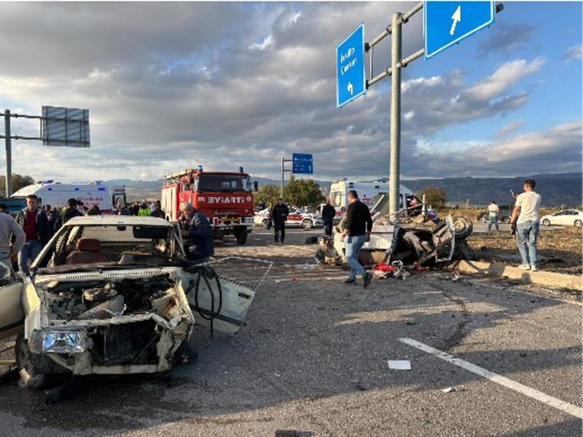 Çorum da feci kaza! Otomobil takla attı, 5 i aynı aileden 7 yaralı 1