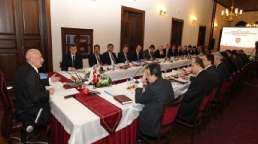 Vali Y&uuml;ksel: 2011'de hedeflenen yatırımların y&uuml;zde 97'si ger&ccedil;ekleşti