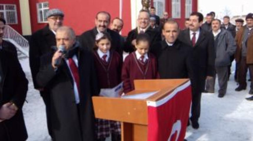 Vali Şent&uuml;rk: Şehirde olan imkanlar artık k&ouml;ylerde de var