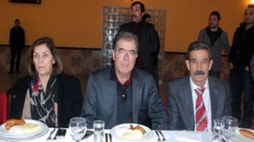 T&uuml;rkmen Gecesi'nde birlik &ccedil;ağrısı