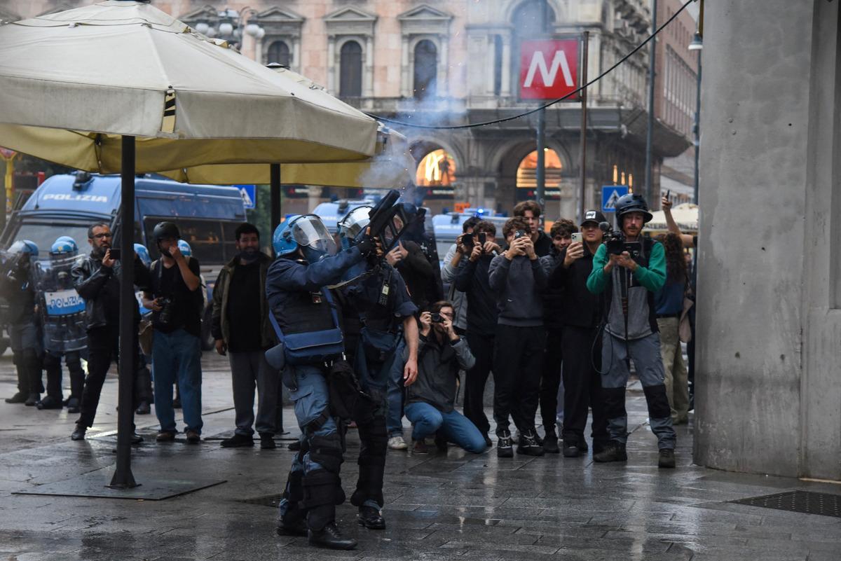 Avrupa da sokaklar alev alev! Fransa dan sonra İtalya ve Belçika da da bilanço ağır! Macron dan sert açıklama 10