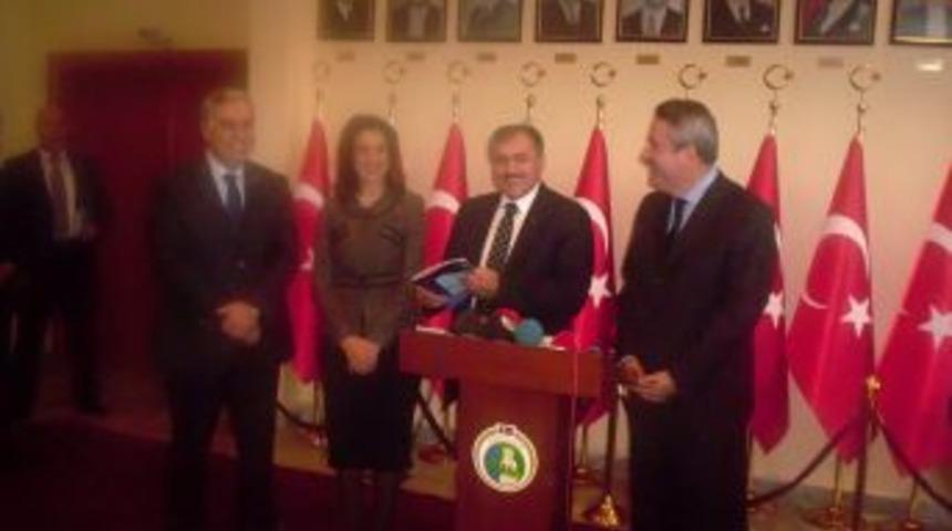 Bakan Eroğlu: 2012'yi İzmir i&ccedil;in yatırımlarda hamle yılı ilan ediyoruz