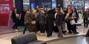 İstanbul'daki l&uuml;ks AVM'de Klodya Medina protestosu
