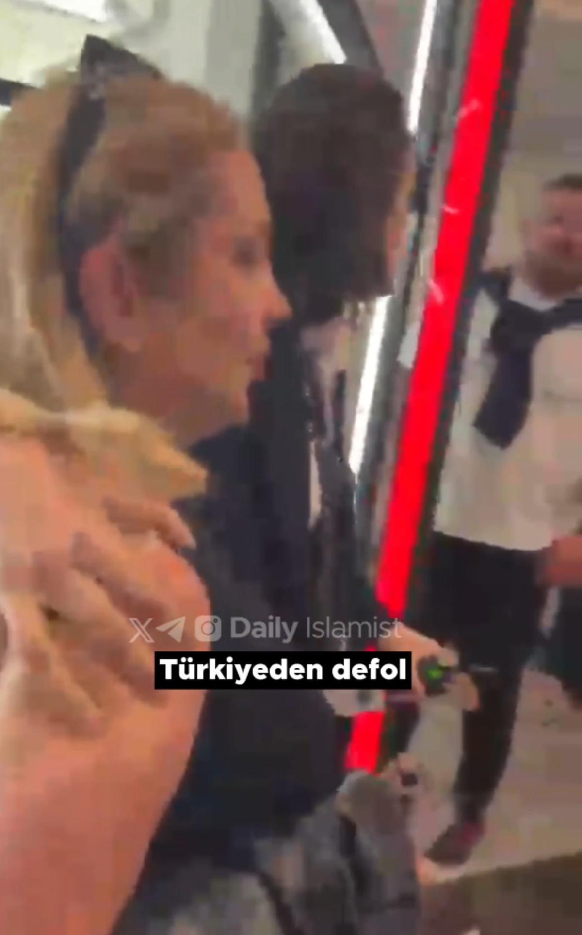 İstanbul daki lüks AVM de Klodya Medina protestosu 3