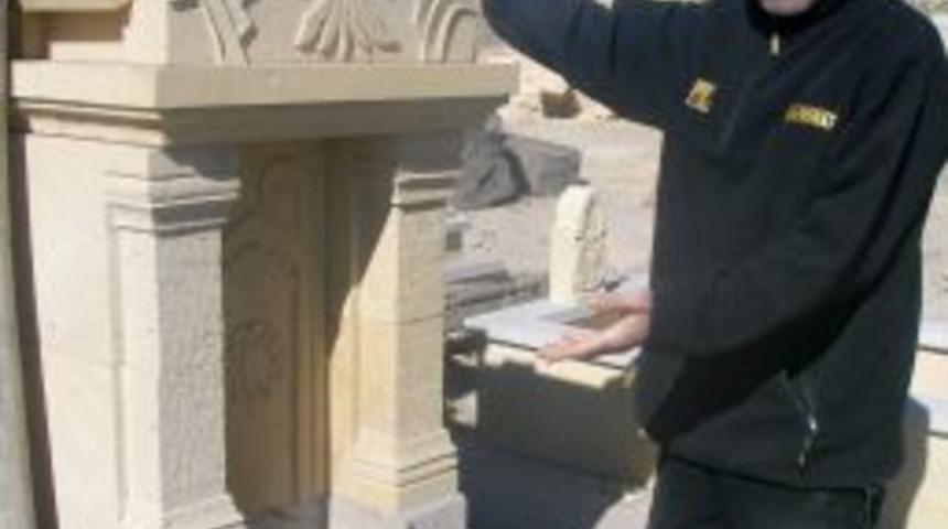 &Ccedil;eşme yaptırmak isteyen hayırseverlerin artması,taş ustalarının y&uuml;z&uuml;n&uuml; g&uuml;ld&uuml;rd&uuml;