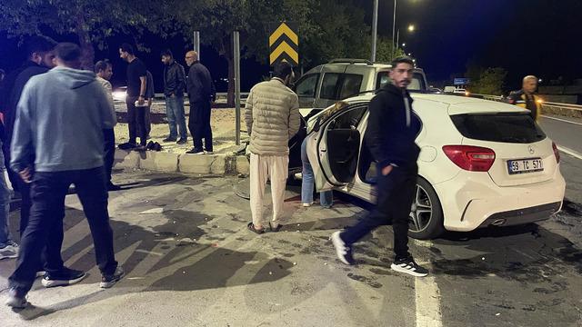 Şanlıurfa da trafik kazasında 4 kişi yaralandı 2