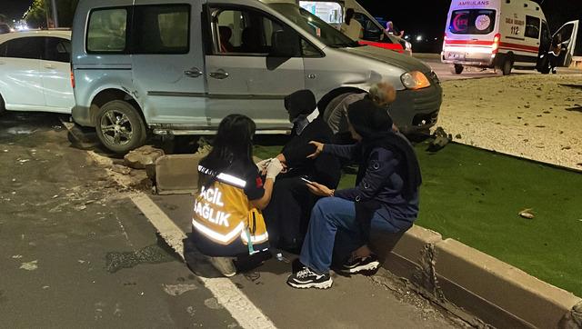 Şanlıurfa da trafik kazasında 4 kişi yaralandı 1