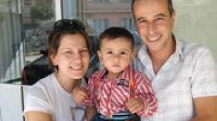 Cinnet ge&ccedil;iren adam kendisini ve ailesini yok etti