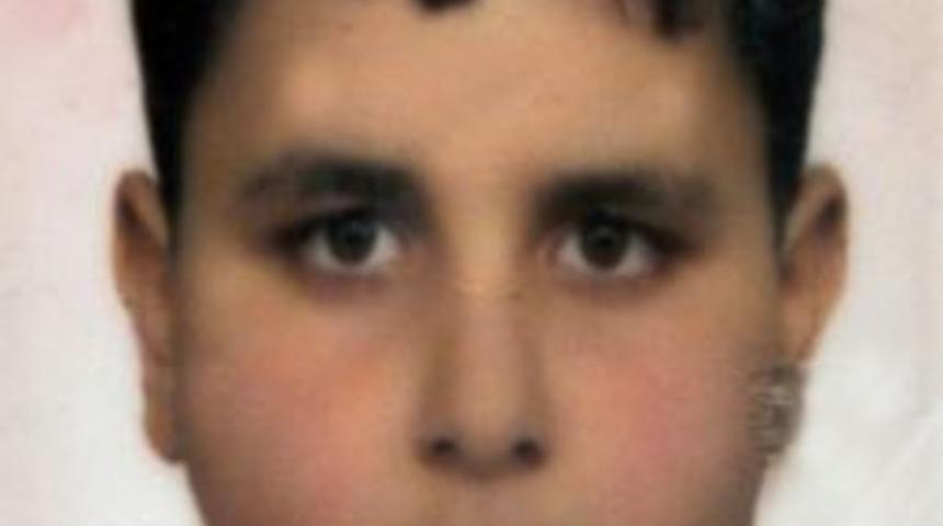 Parkta tek bı&ccedil;ak darbesiyle yaralanan gen&ccedil; &ouml;ld&uuml;