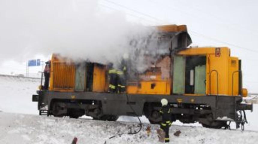 Afyon girişinde lokomotif yandı