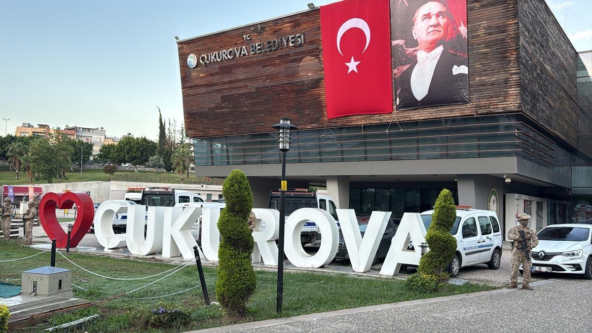 &Ccedil;ukurova Belediyesi ne operasyon! Belediye Başkanı Emrah Kozay dahil &ccedil;ok sayıda g&ouml;zaltı 2