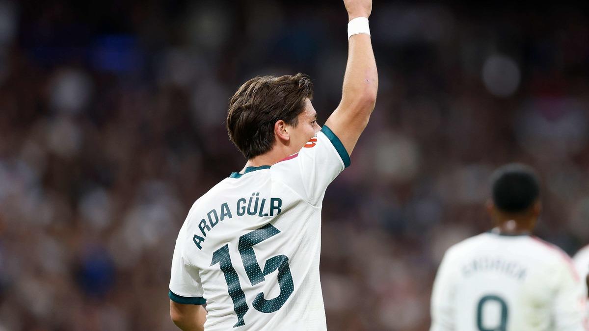 D&uuml;nya Arda yı konuşuyor! Bar&ccedil;a taraftarları &ccedil;ıldırmış durumda: Sahada bile olmamalıydı ama gol attı 2