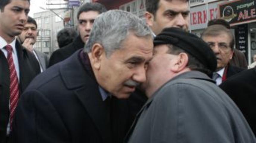 Arın&ccedil;:CHP &uuml;&ccedil; aydan 3 aya kongre yapsın, biz y&uuml;r&uuml;meye devam edelim