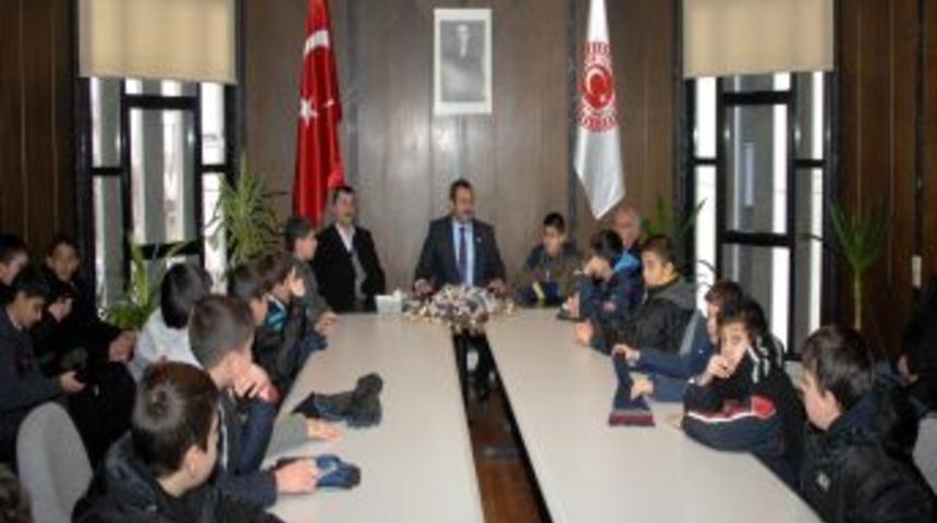 Sema Koleji &ouml;ğrencileri AK Parti'li Samani'yi ziyaret etti