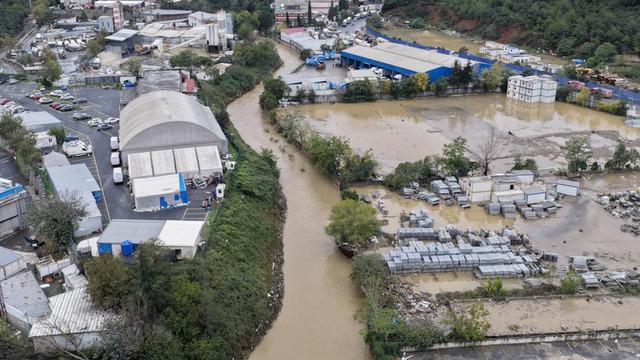 İstanbul ve Kocaeli'deki sel felaketinden bir acı haber daha! Can kaybı 8'e yükseldi
