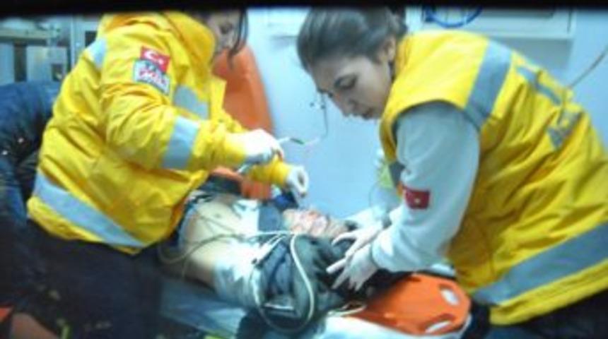 Edremit&rsquo;te AVM &lsquo;nin &uuml;&ccedil;&uuml;nc&uuml; katından d&uuml;şen vatandaş hayatını kaybetti.