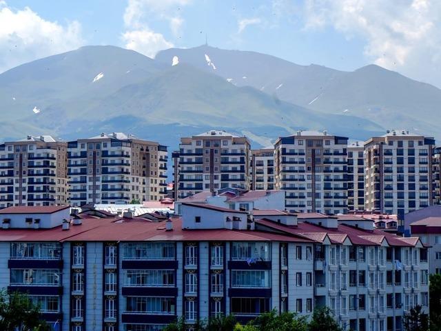 Erzurum'da Eyl&uuml;lde bin 195 konut, 159 iş yeri satıldı