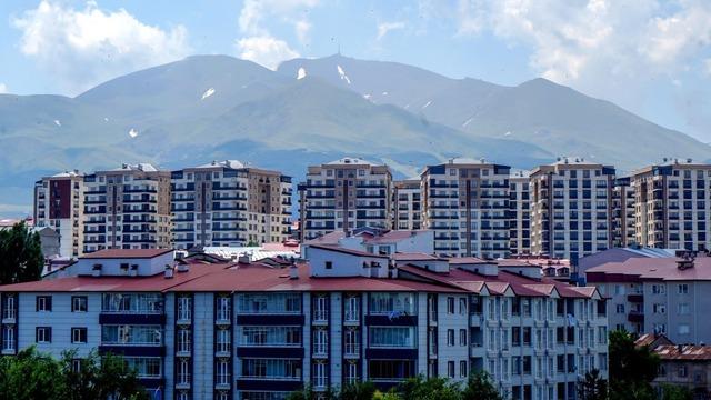Erzurum'da Eylülde bin 195 konut, 159 iş yeri satıldı