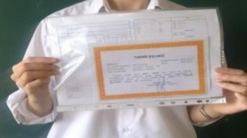 Devlet okulu, taktir alan &ouml;ğrenci ve ailesini kaplıcaya g&ouml;nderdi